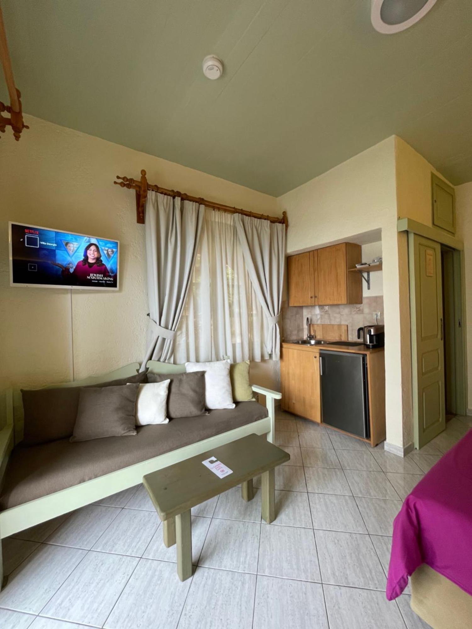 Villa Georgia Apartments & Suites Kalamaki Kamer foto